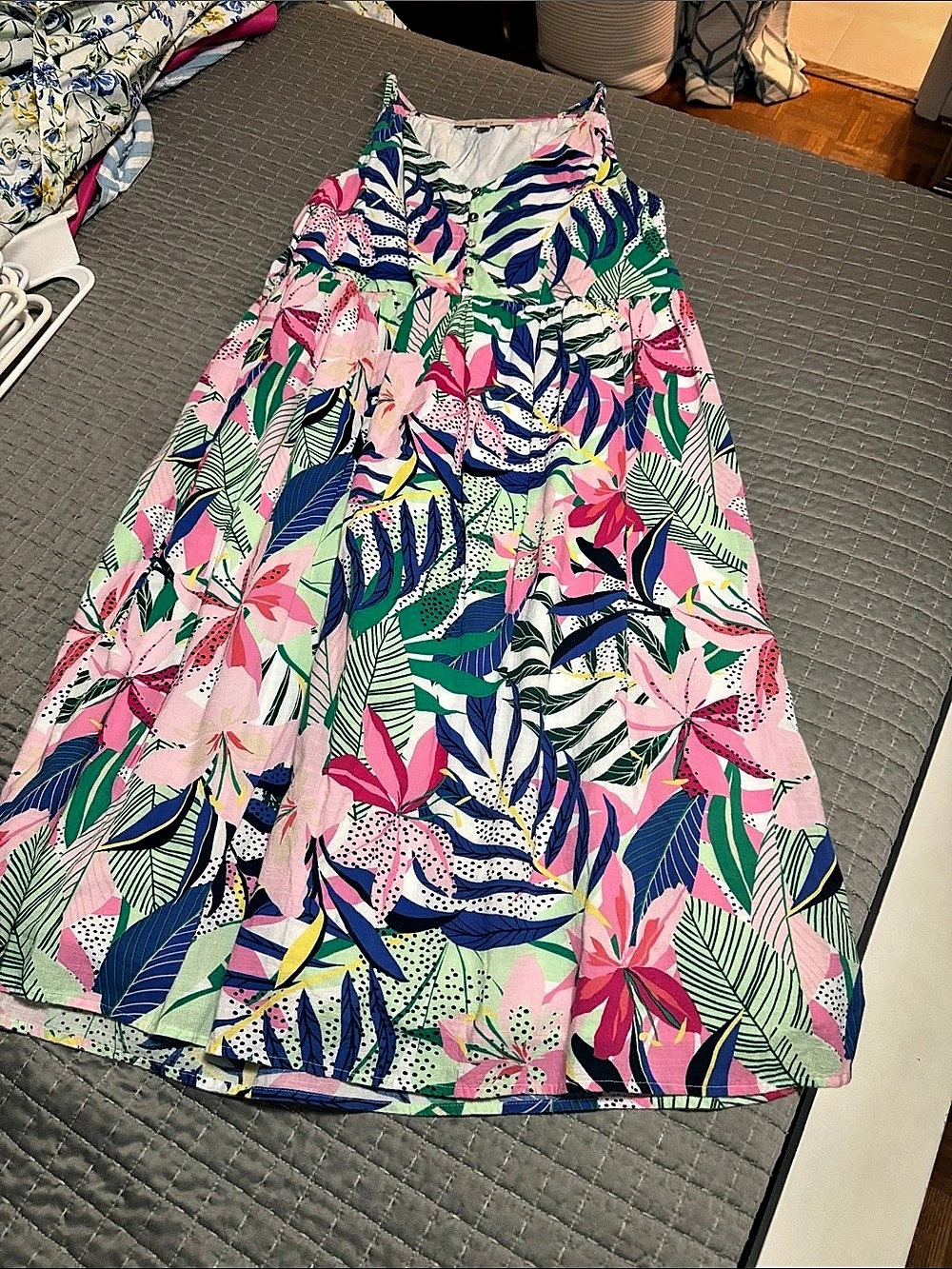 LOFT Floral Midi Dress in Pink & Green Size 4 Like New